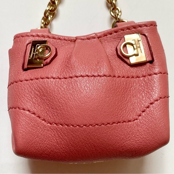 FERRAGAMO MINI BAG KEYCHAIN💞 - Picture 3 of 10